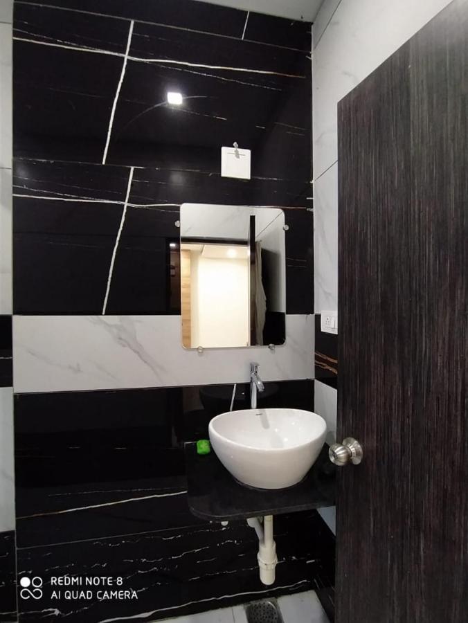 Hālol Oyo 80228 Hotel Richa מראה חיצוני תמונה